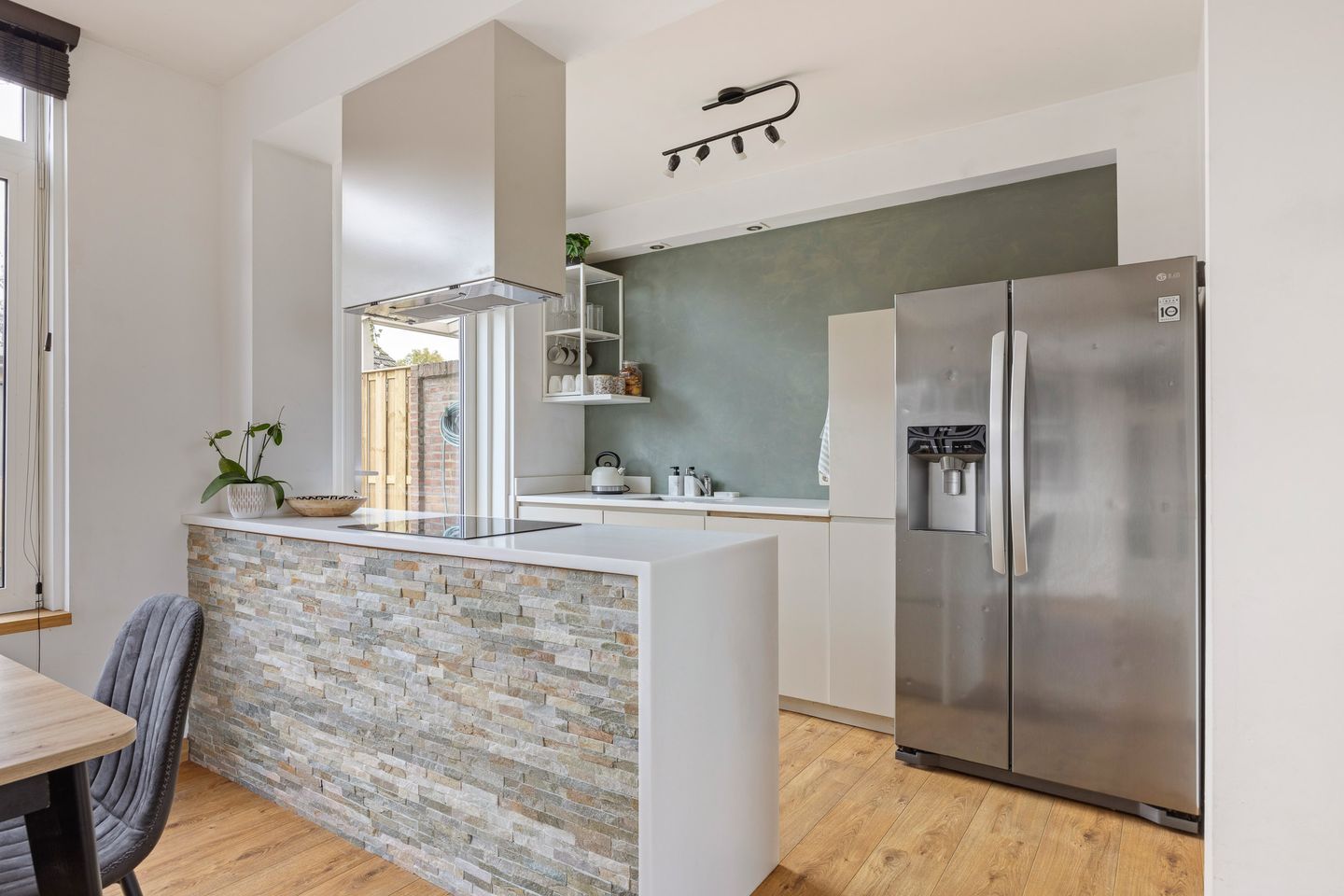 Foto 5 van Adalbertstraat 1