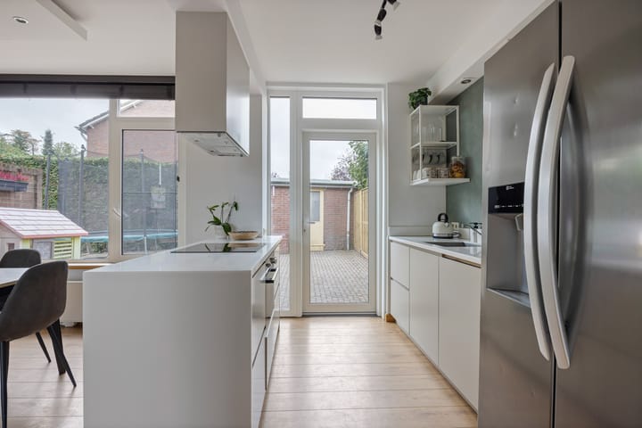 Foto 6 van Adalbertstraat 1