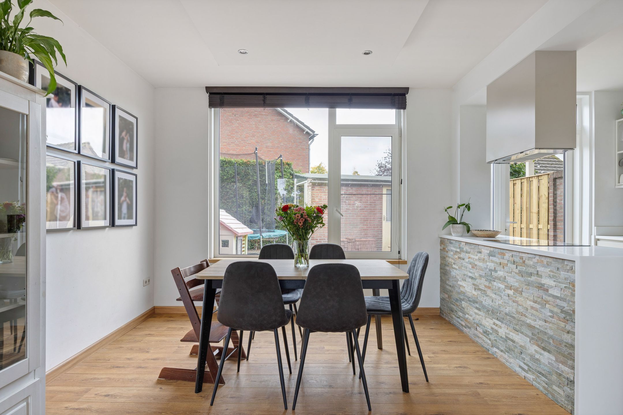 Foto 9 van Adalbertstraat 1