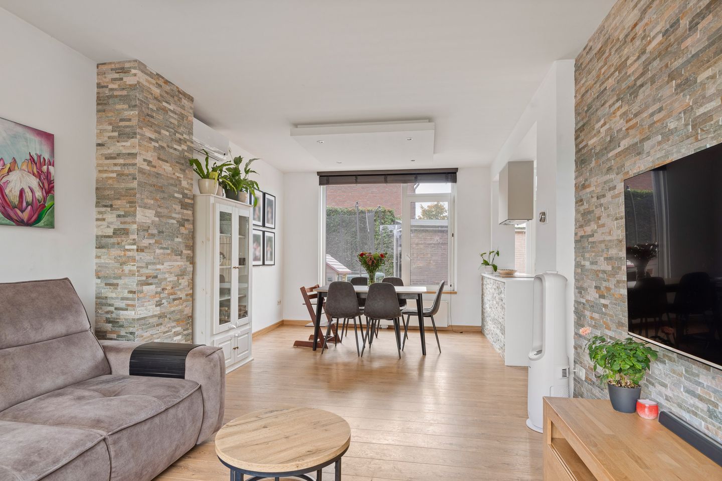 Foto 10 van Adalbertstraat 1