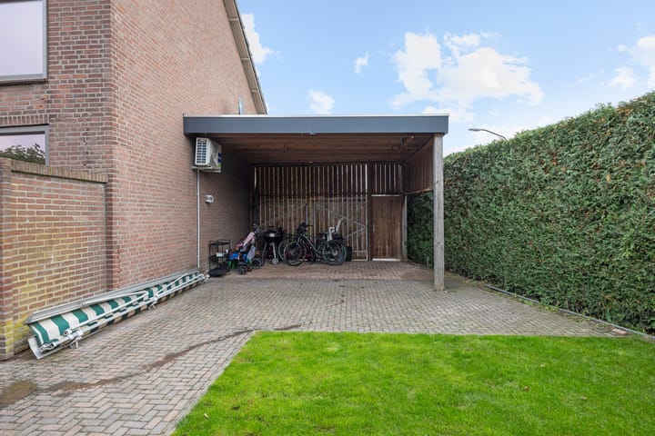 Foto 25 van Adalbertstraat 1