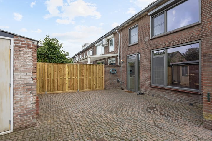 Foto 28 van Adalbertstraat 1