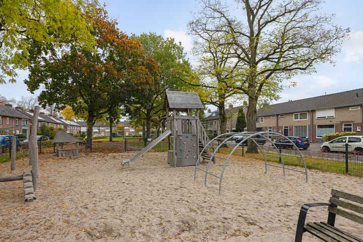 Foto 30 van Adalbertstraat 1