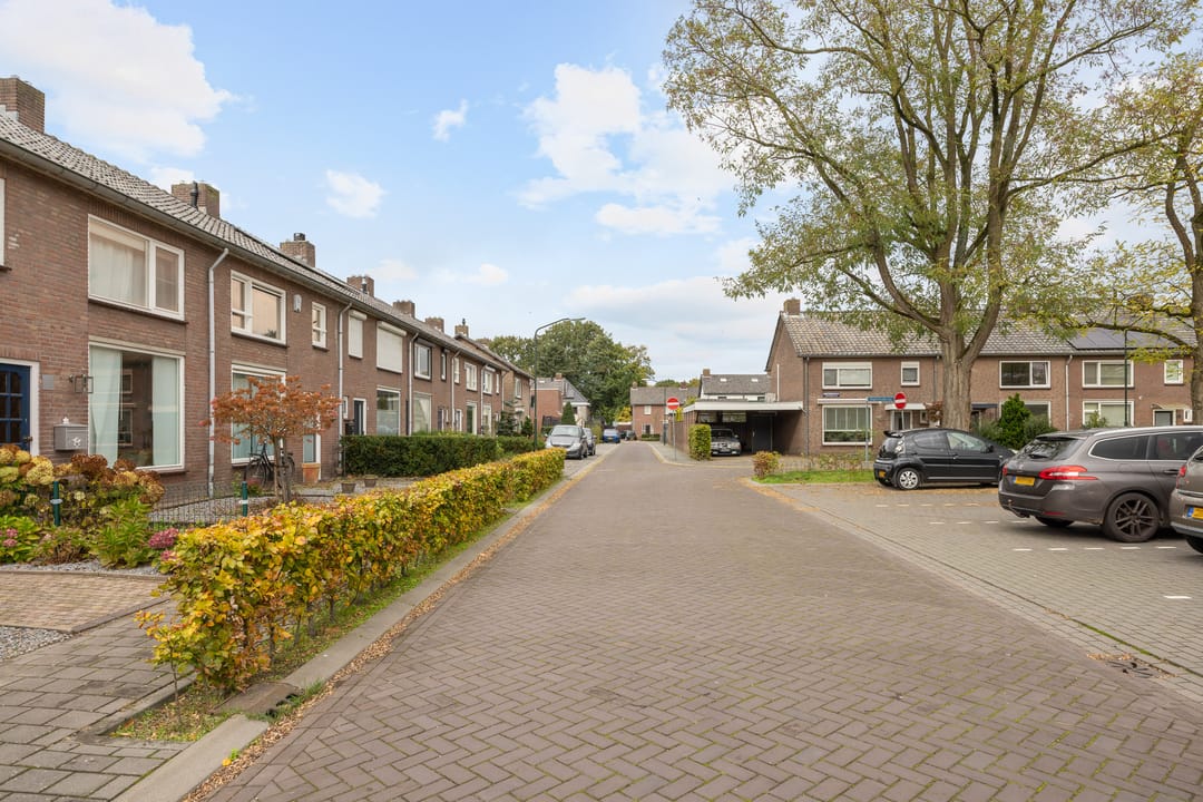 Foto 31 van Adalbertstraat 1