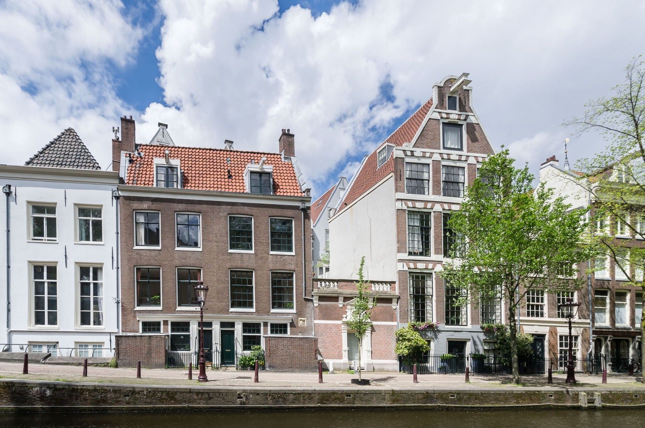 Foto 12 van Oudezijds Achterburgwal 210