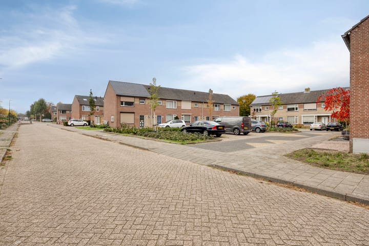 Photo 2 of Heer van Rodestraat 171