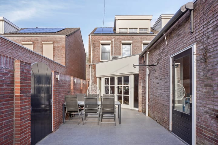 Photo 2 of G A Brederodestraat 29