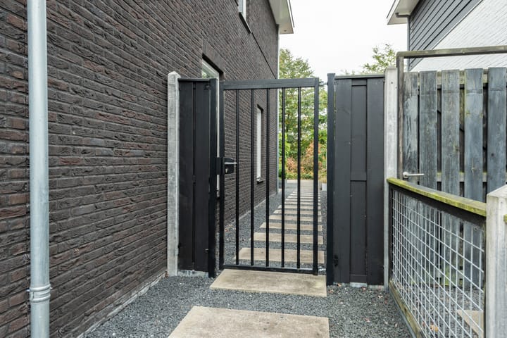 Photo 53 of Slipsteek 9