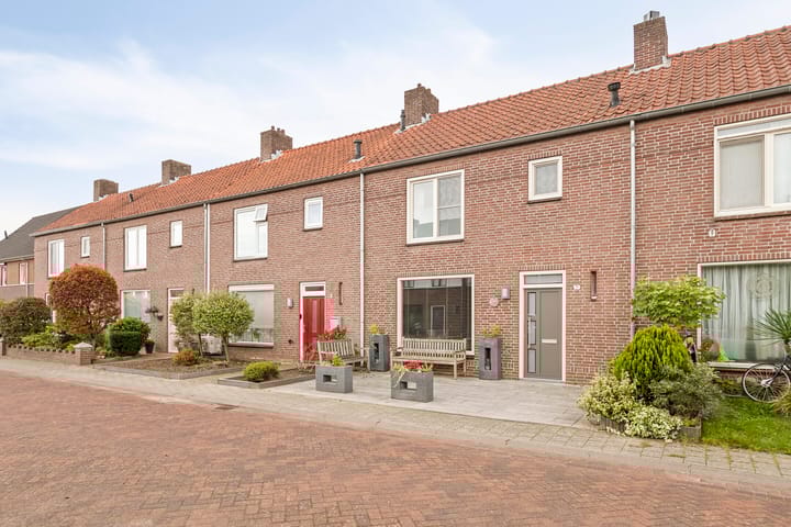 Foto 38 van Madeliefstraat 7