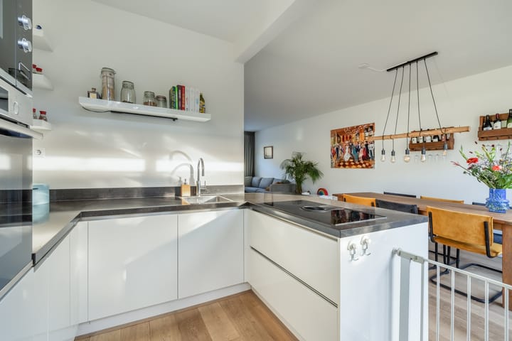 Foto 11 van Detmoldstraat 31