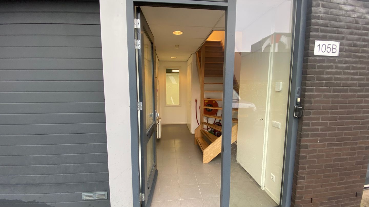 Bekijk foto 2 van Westhavenweg 105-B