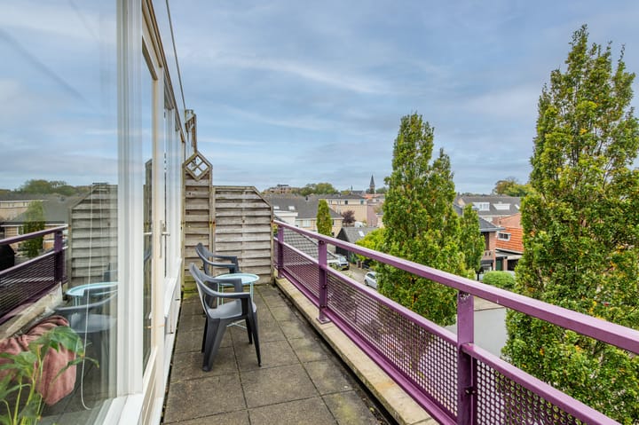 Foto 25 van Van Meerbeekstraat 80