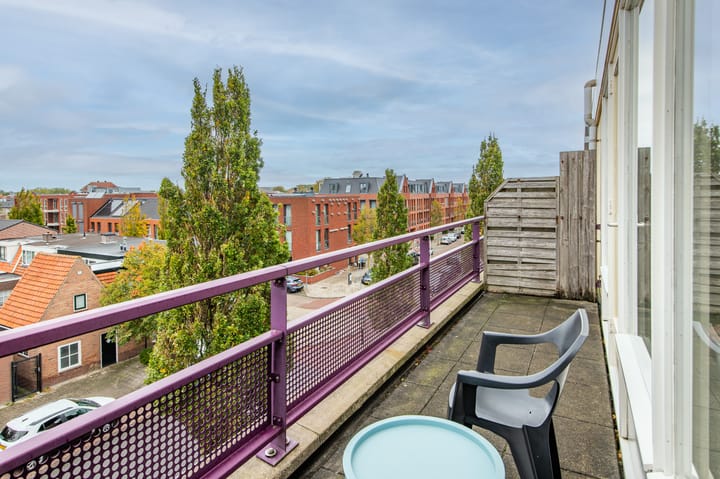 Foto 26 van Van Meerbeekstraat 80