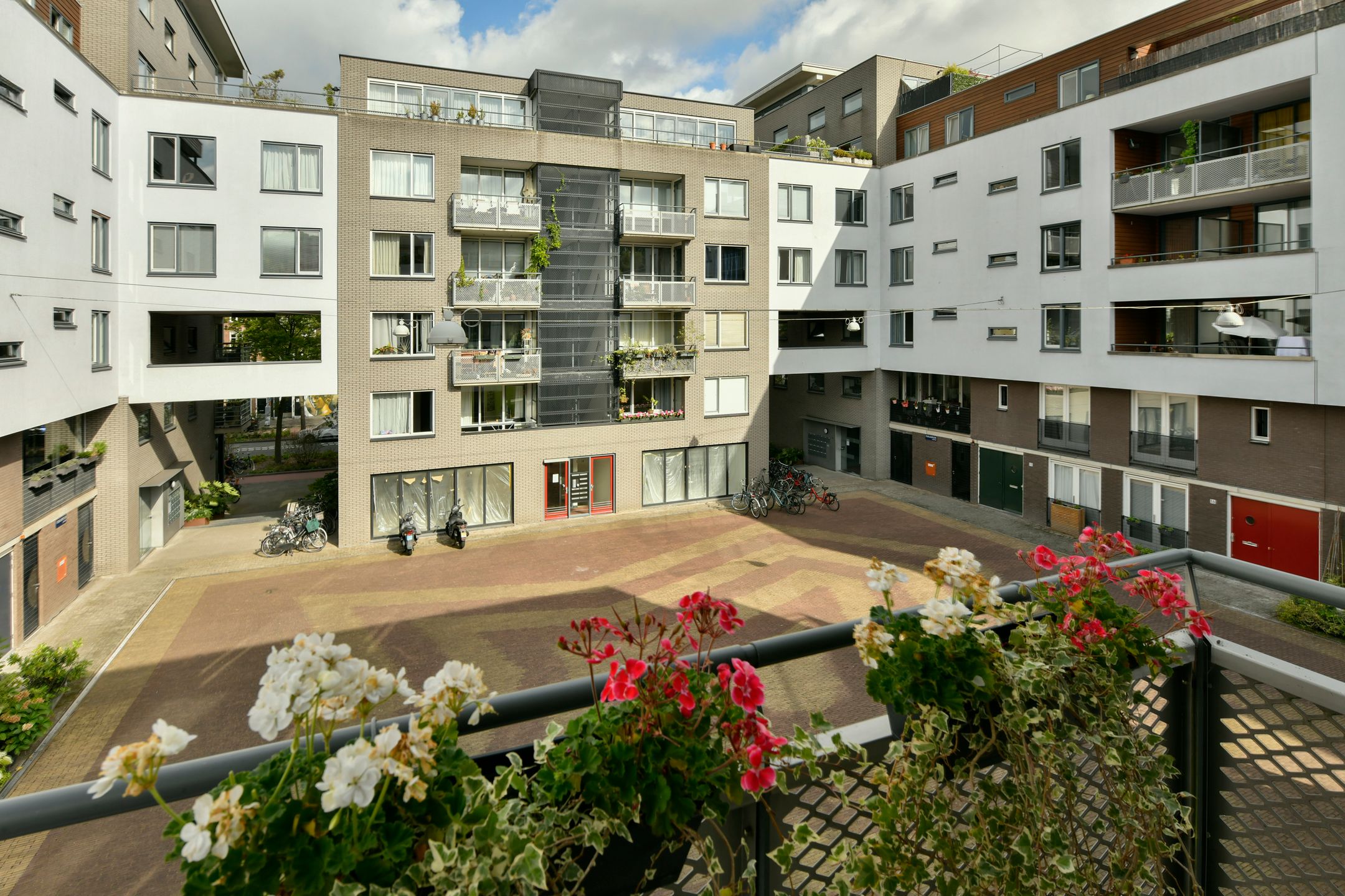 Photo 9 of Rapenburgerstraat 212