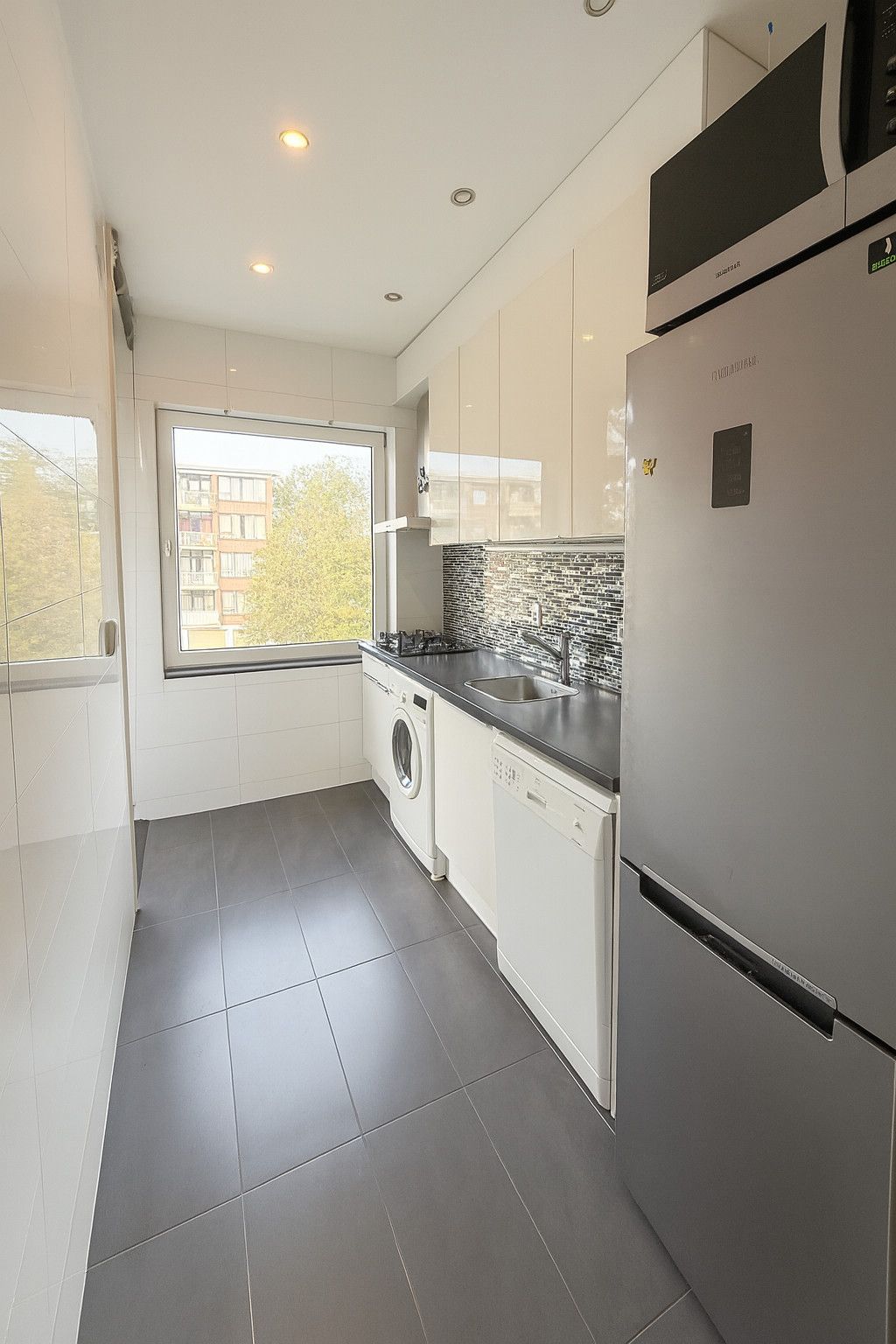 Foto 11 van Lou Jansenplein 45-1