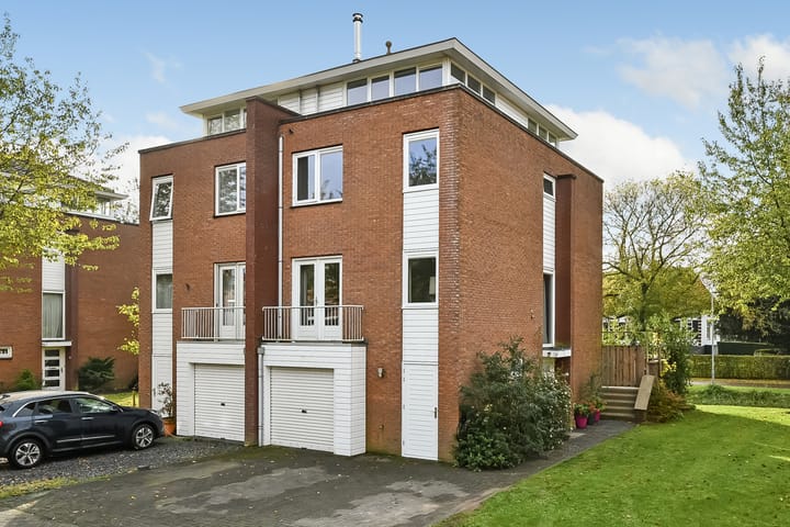 Lage Riem 8 main image