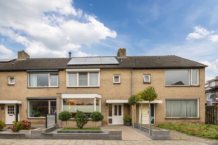 Photo 1 of van Riebeeckstraat 29