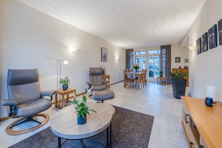 Photo 9 of van Riebeeckstraat 29