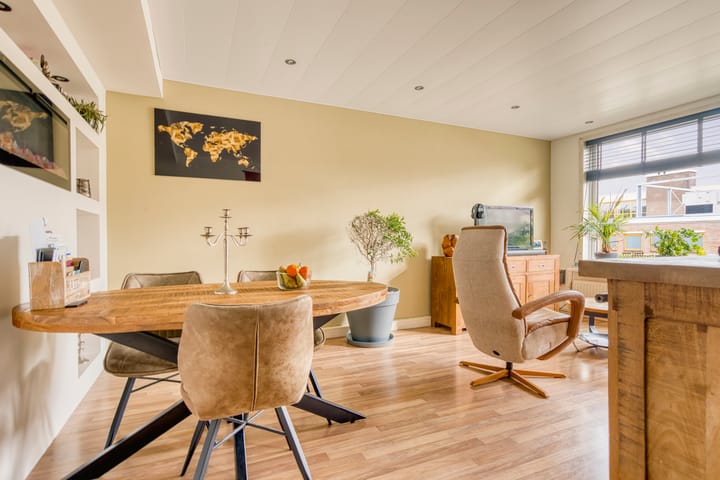 Photo 2 of Johan de Meesterstraat 27-A