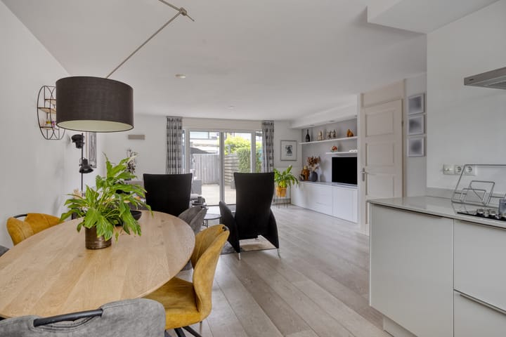 Foto 8 van Dotterbloem 16