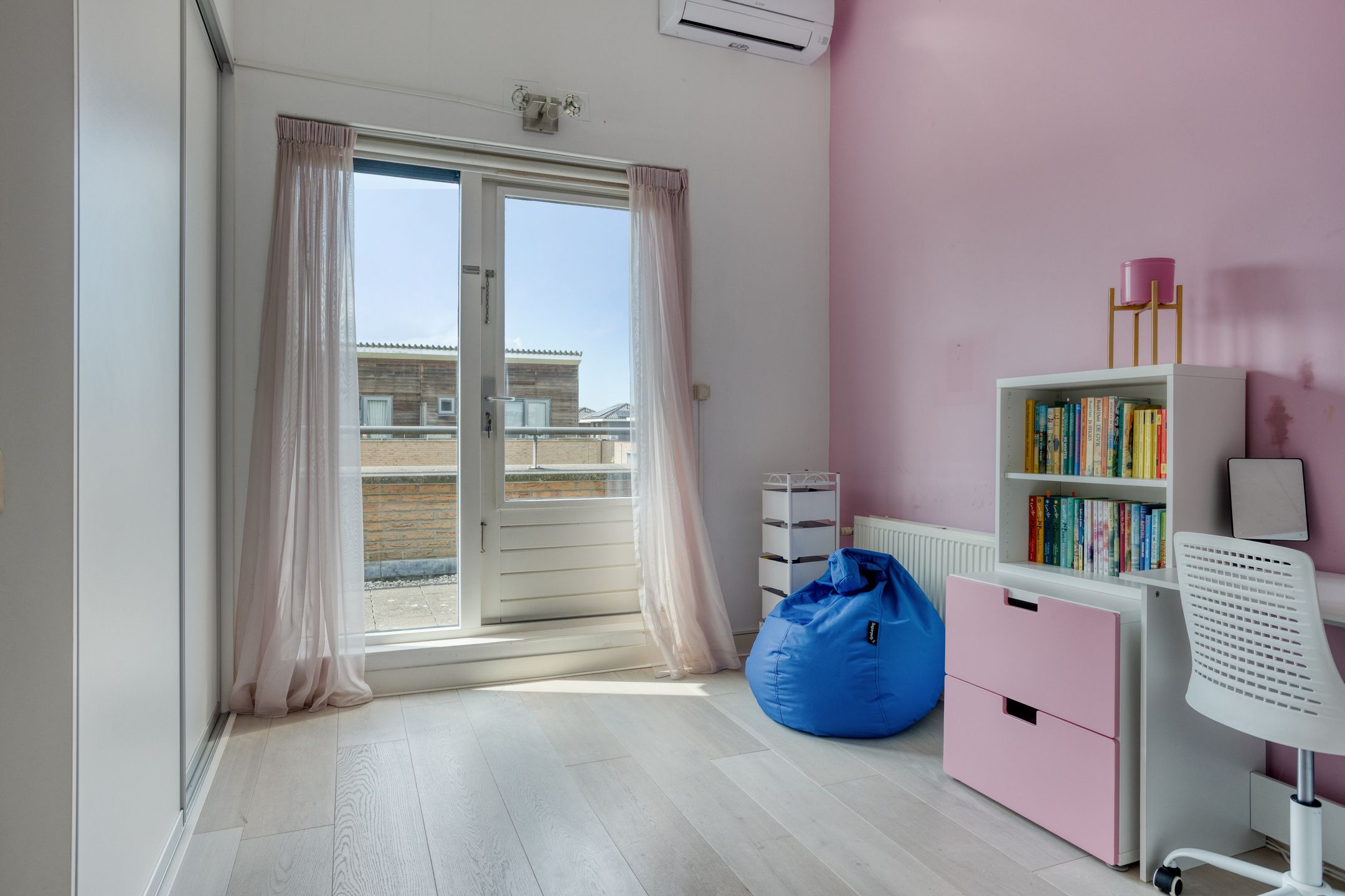 Foto 18 van Dotterbloem 16