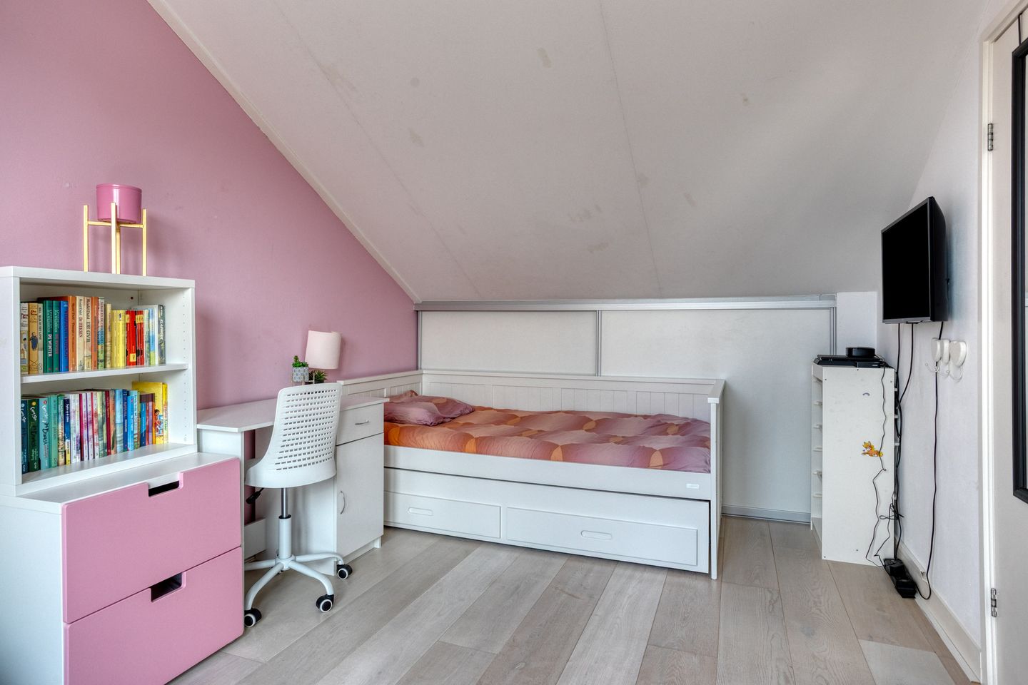 Foto 19 van Dotterbloem 16