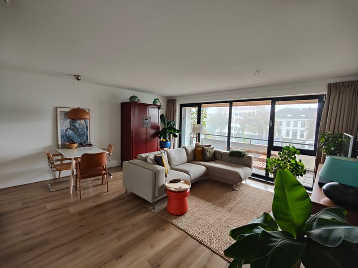 Foto 2 van Jansbuitensingel 20-21