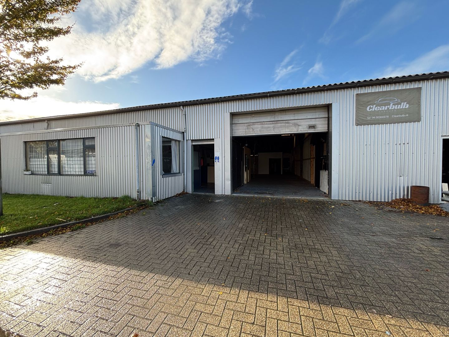 View photo 2 of Meubelweg 2-E