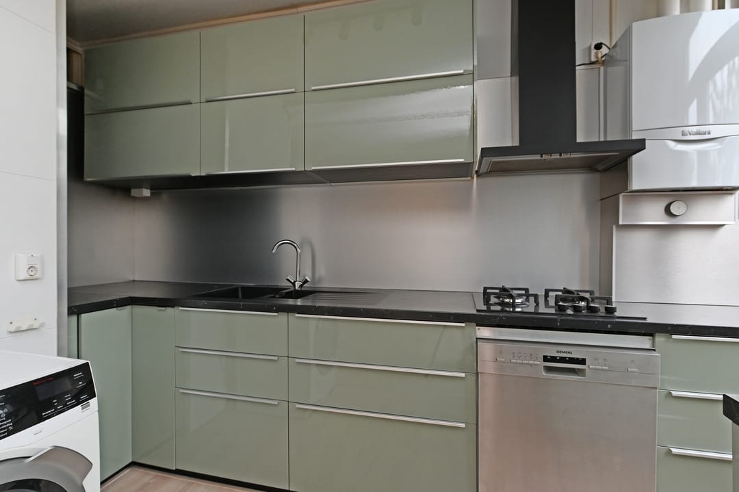 Photo 8 of Perenstraat 43