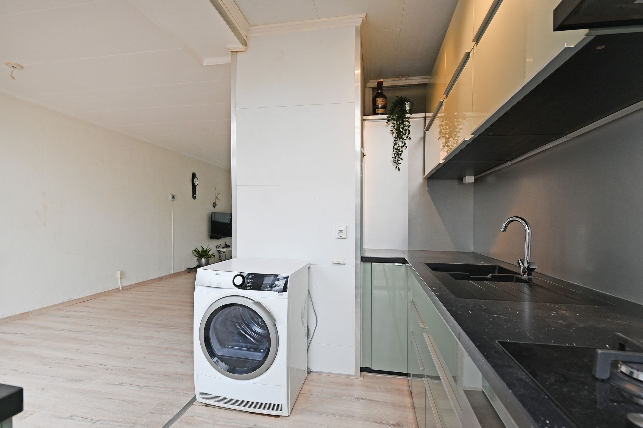 Photo 12 of Perenstraat 43