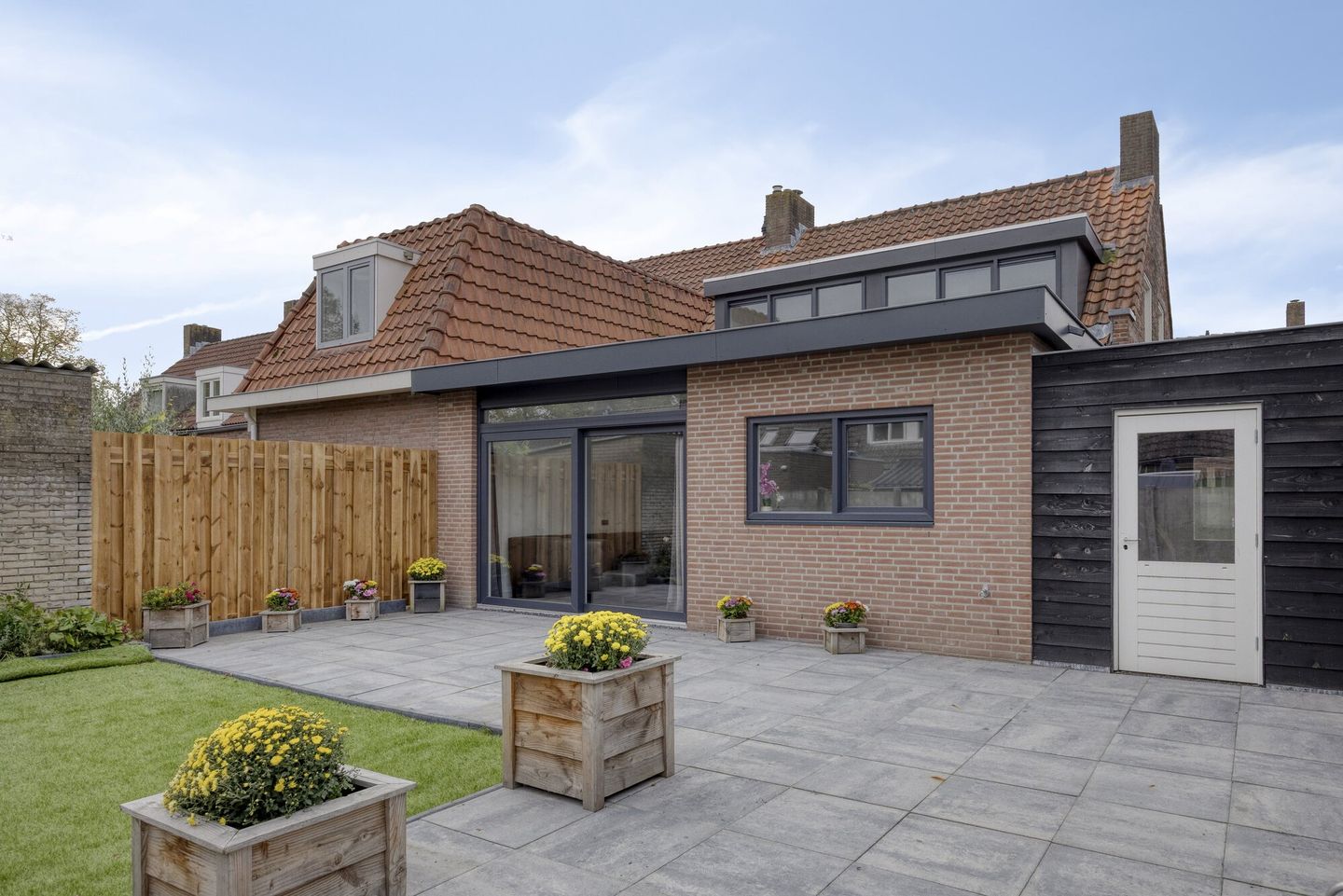 Foto 1 van Van den Elsenstraat 8