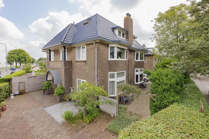 Photo 26 of Stationsweg 91