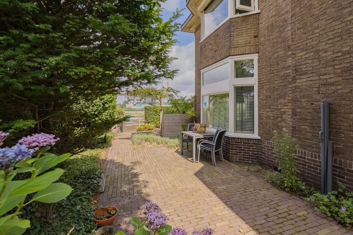 Photo 28 of Stationsweg 91