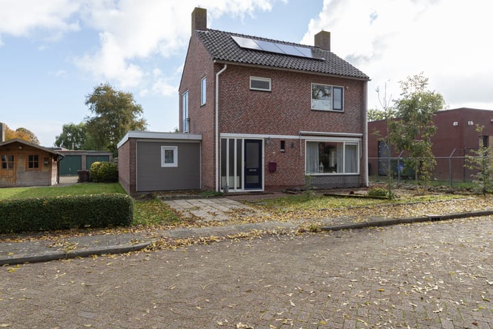 Photo 1 of Linteloostraat 5