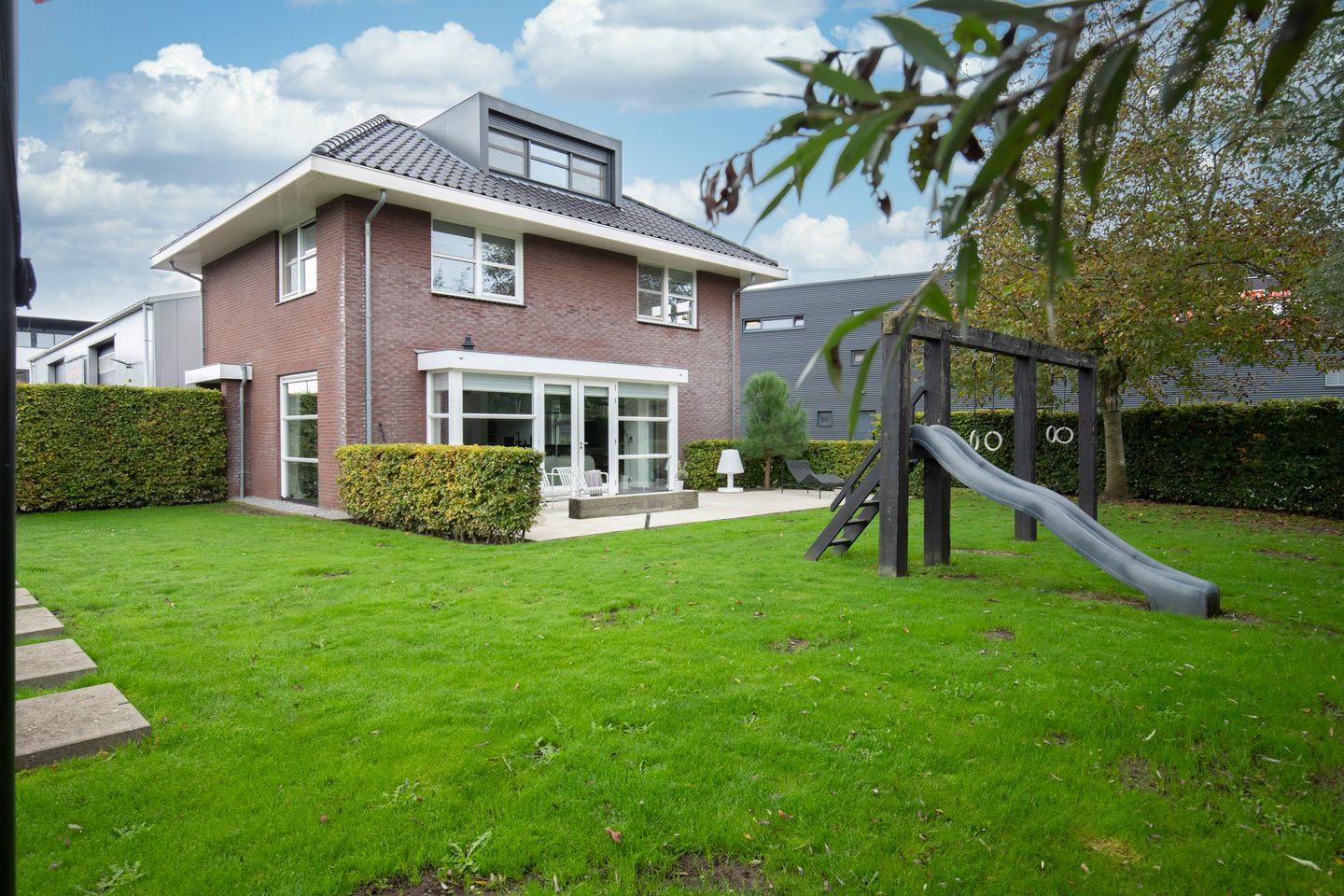 View photo 1 of Productieweg 6