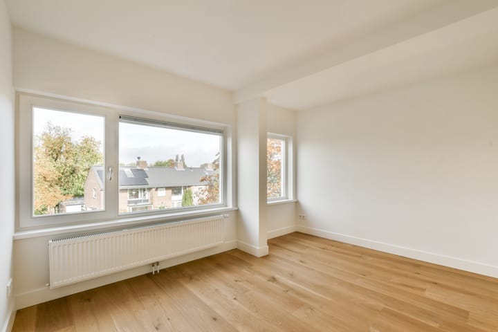 Photo 17 of Mackaylaan 38-C