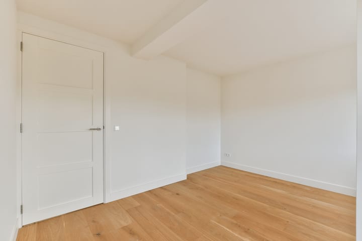 Photo 18 of Mackaylaan 38-C