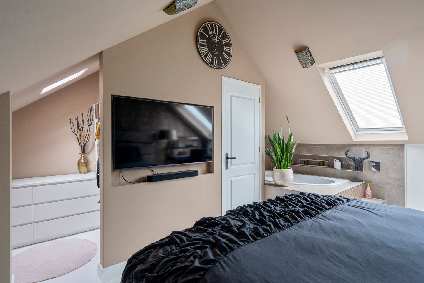 Foto 4 van Floraronde 328