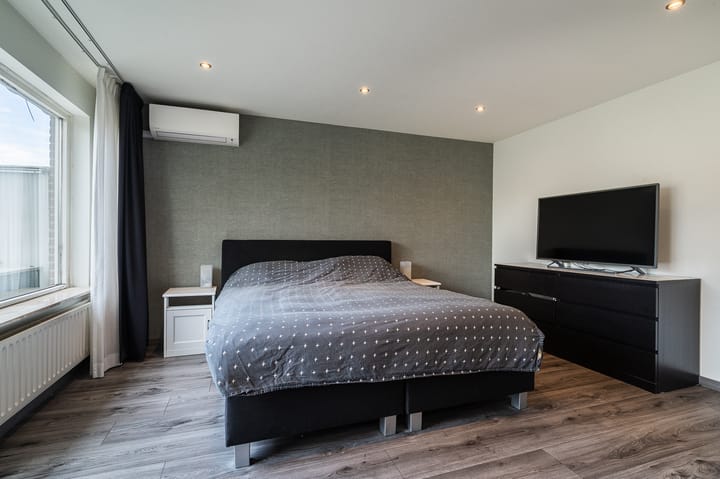 Photo 30 of Hazelaarstraat 18