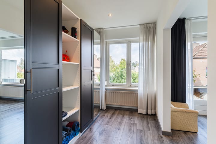 Photo 33 of Hazelaarstraat 18