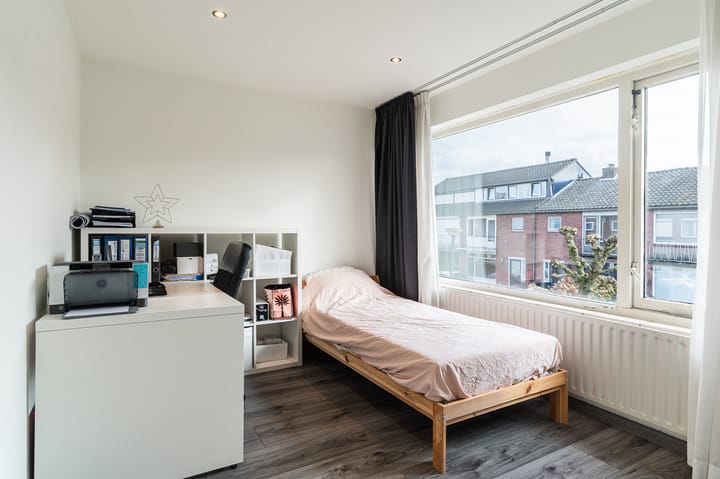 Photo 41 of Hazelaarstraat 18