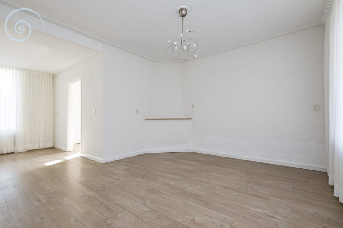 Photo 6 of Wilhelminastraat 36