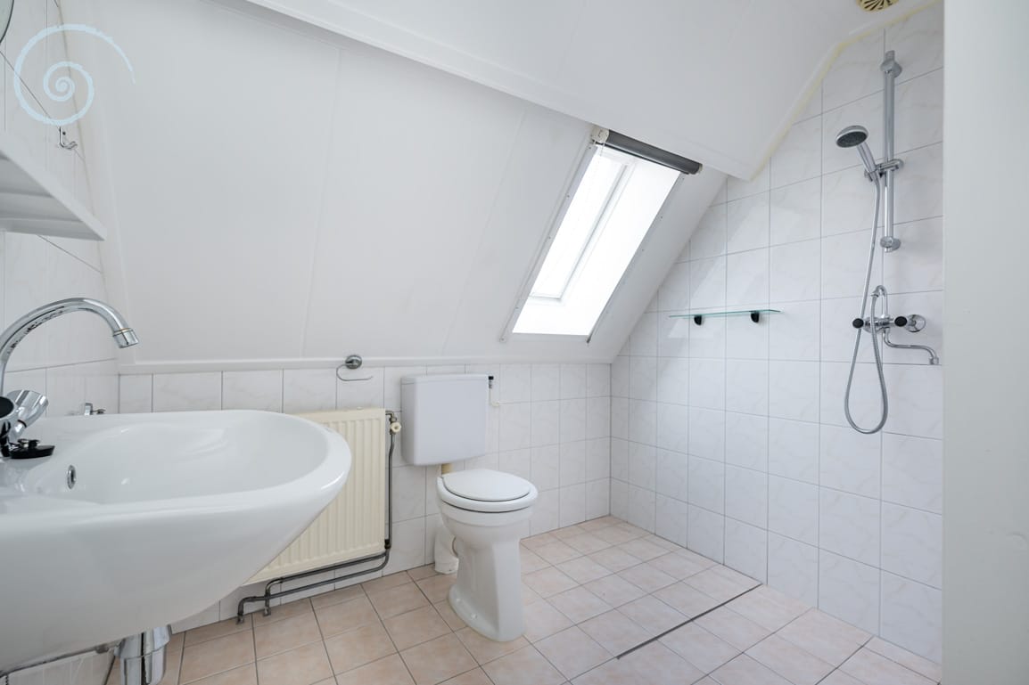 Photo 21 of Wilhelminastraat 36