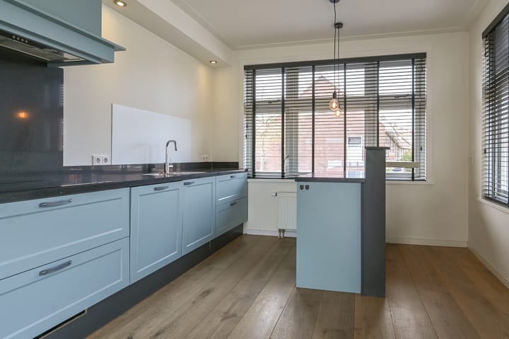 Foto 11 van Middenweg 130-A