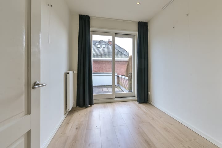 Foto 18 van Middenweg 130-A