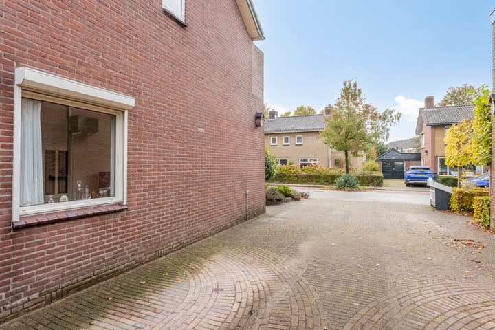 Foto 8 van van Houtstraat 42