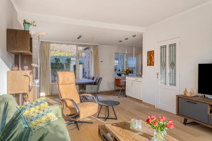 Foto 18 van van Houtstraat 42