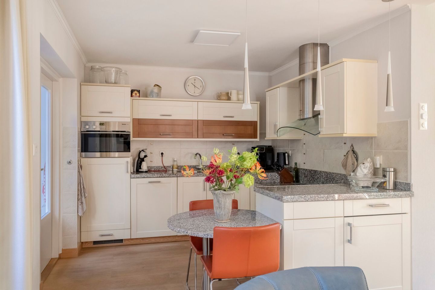 Foto 20 van van Houtstraat 42