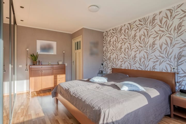 Foto 26 van van Houtstraat 42