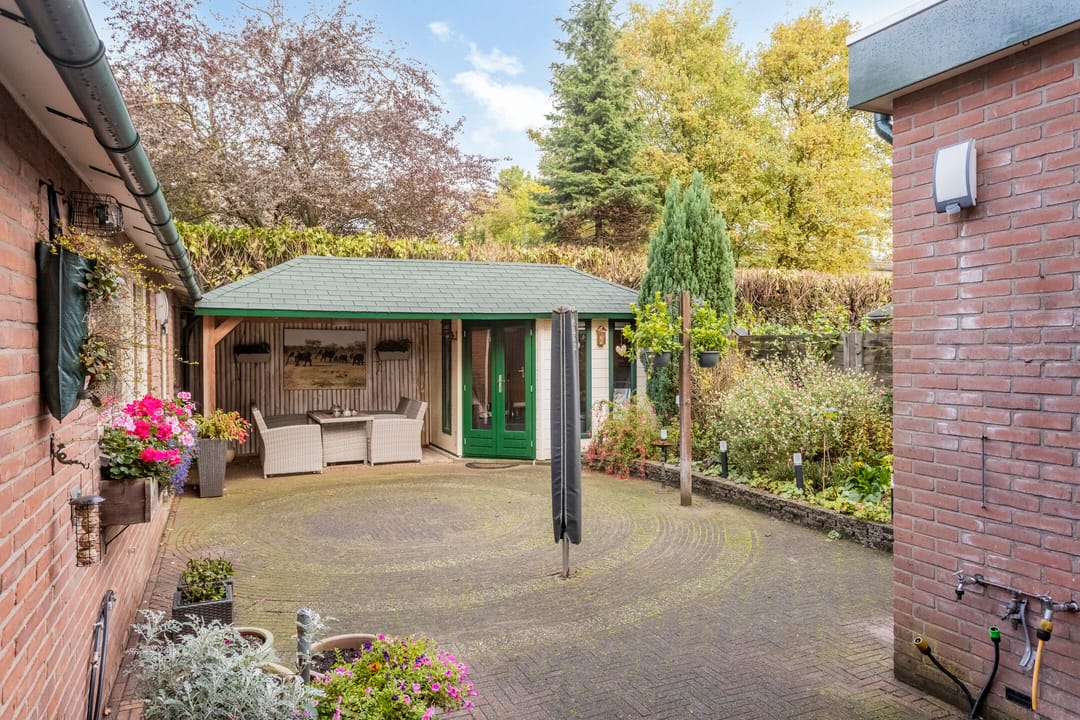 Foto 38 van van Houtstraat 42